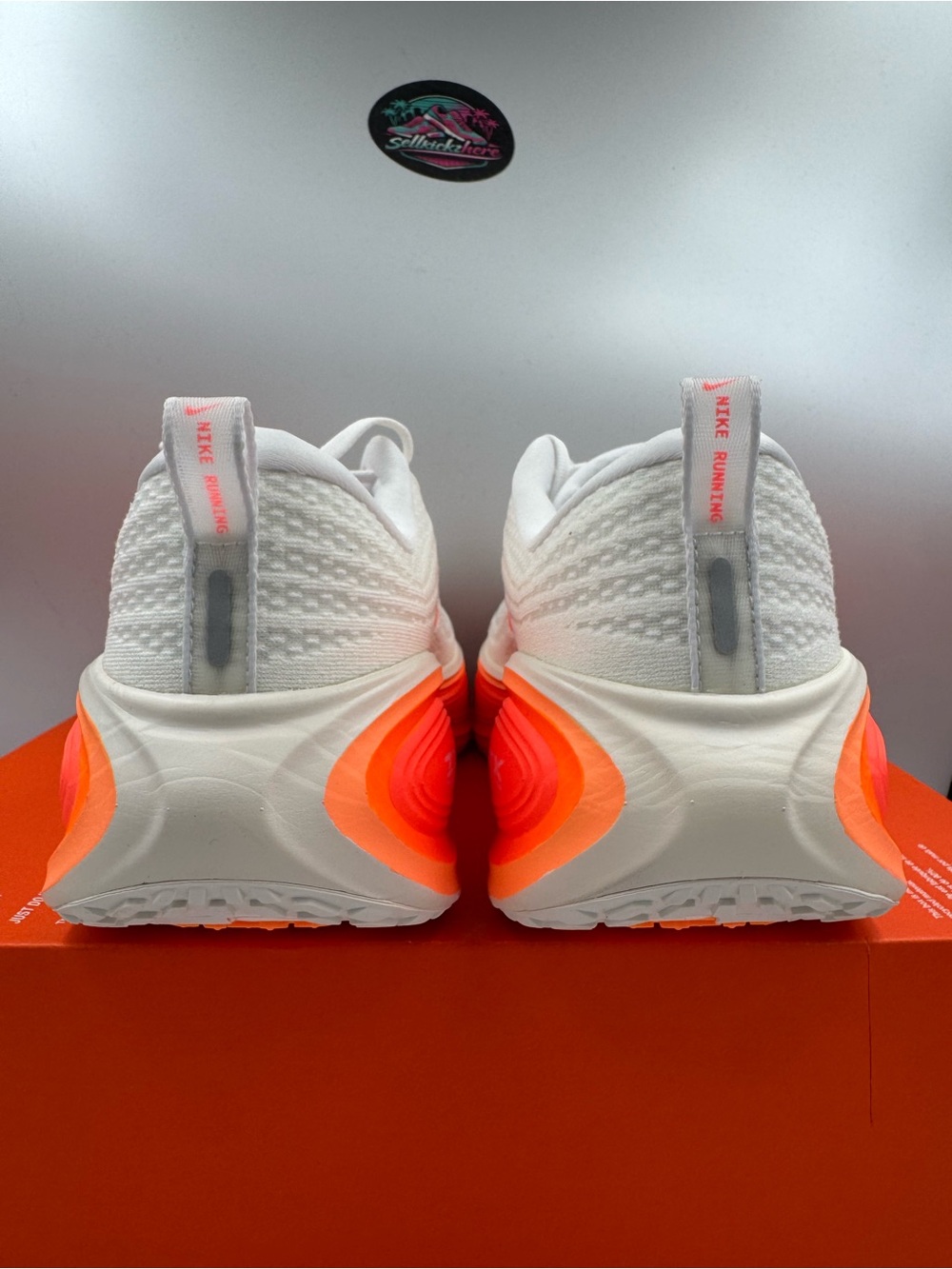 Nike Vomero Plus Sail Hot Lava BRAND NEW Size 10 Women - Picture 4 of 8